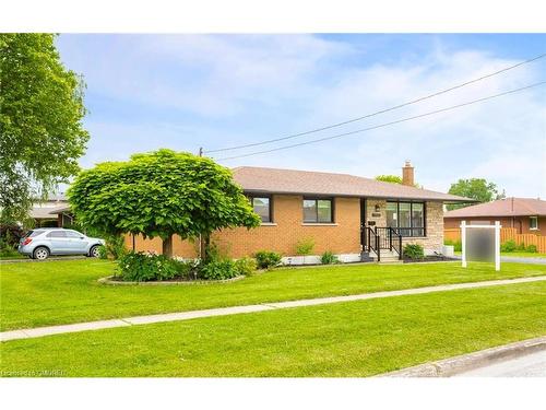 7021 Whitman Avenue, Niagara Falls, ON - Outdoor