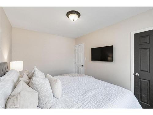 217 Elm Avenue, Milton, ON - Indoor Photo Showing Bedroom