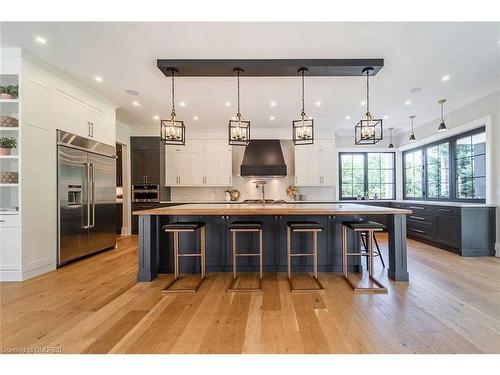 584 Fourth Line, Oakville, ON - Indoor Photo Showing Kitchen With Upgraded Kitchen