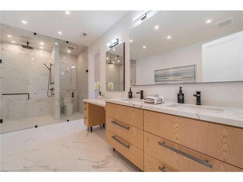 584 Fourth Line, Oakville, ON - Indoor Photo Showing Bathroom