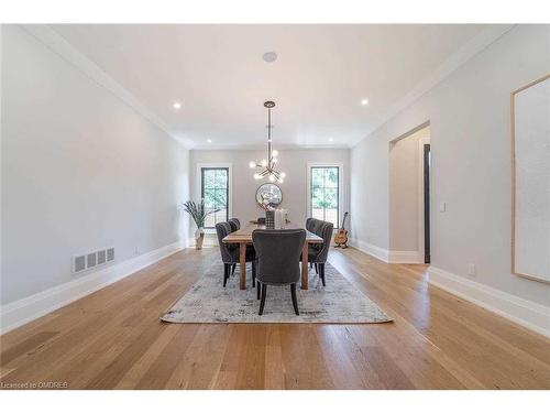 584 Fourth Line, Oakville, ON - Indoor Photo Showing Dining Room