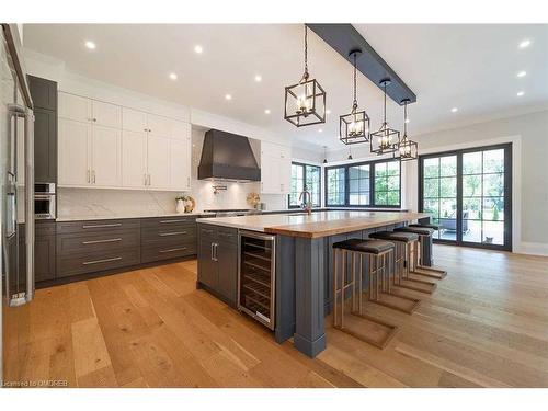 584 Fourth Line, Oakville, ON - Indoor Photo Showing Kitchen With Upgraded Kitchen