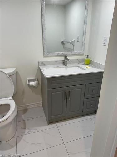 40 Sorrento Street, Kitchener, ON - Indoor Photo Showing Bathroom