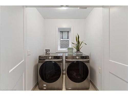 68 Great Falls Boulevard, Waterdown, ON - Indoor Photo Showing Laundry Room