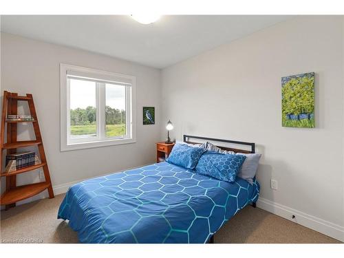 68 Great Falls Boulevard, Waterdown, ON - Indoor Photo Showing Bedroom