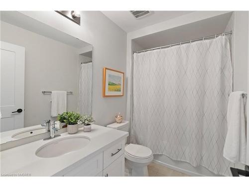 68 Great Falls Boulevard, Waterdown, ON - Indoor Photo Showing Bathroom