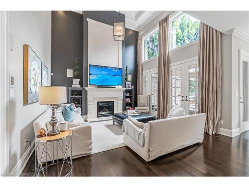 6920 Second Line W, Mississauga, ON - Indoor Photo Showing Living Room With Fireplace