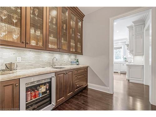 6920 Second Line W, Mississauga, ON - Indoor Photo Showing Kitchen