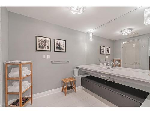 6920 Second Line W, Mississauga, ON - Indoor Photo Showing Bathroom