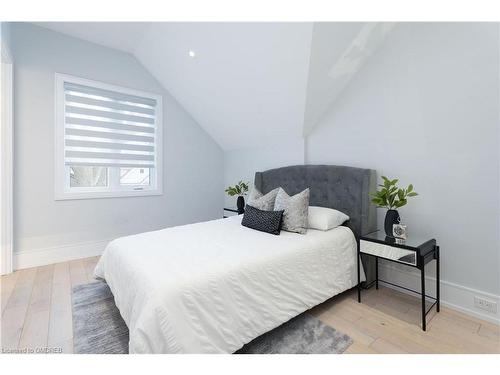 168 Nelson Street, Oakville, ON - Indoor Photo Showing Bedroom