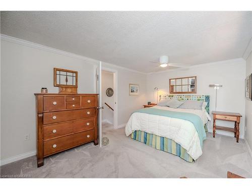 2230 Marine Drive, Oakville, ON - Indoor Photo Showing Bedroom