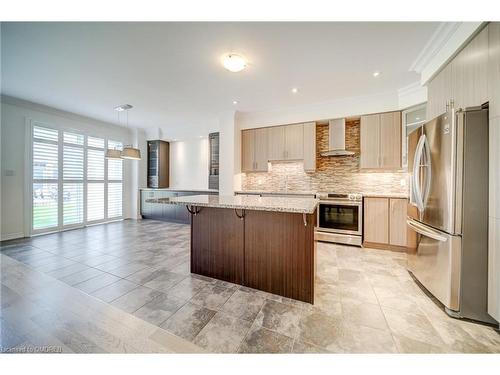 107 Orchardcroft Road, Oakville, ON - Indoor Photo Showing Kitchen With Stainless Steel Kitchen With Upgraded Kitchen