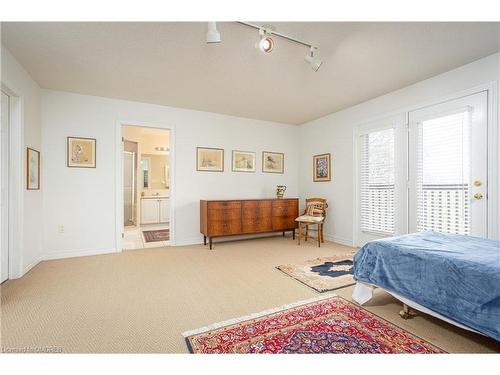 19-1267 Dorval Drive, Oakville, ON - Indoor Photo Showing Bedroom