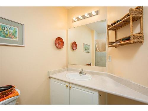 19-1267 Dorval Drive, Oakville, ON - Indoor Photo Showing Bathroom