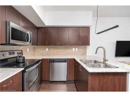 401-63 Ruskin Avenue Avenue, Toronto, ON - Indoor Photo Showing Kitchen With Double Sink With Upgraded Kitchen