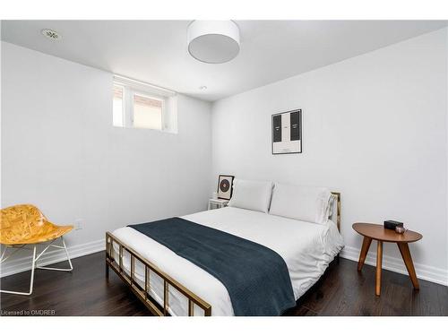401-63 Ruskin Avenue Avenue, Toronto, ON - Indoor Photo Showing Bedroom
