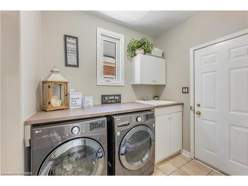 4263 Clubview Drive, Burlington, ON - Indoor Photo Showing Laundry Room