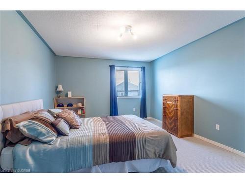 2936 Castlebridge Drive, Mississauga, ON - Indoor Photo Showing Bedroom