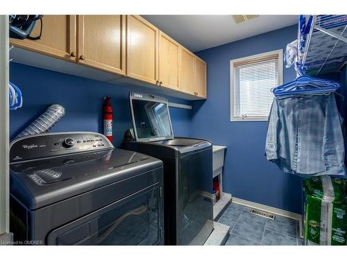 2936 Castlebridge Drive, Mississauga, ON - Indoor Photo Showing Laundry Room