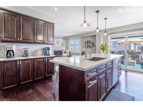 2936 Castlebridge Drive, Mississauga, ON - Indoor Photo Showing Kitchen