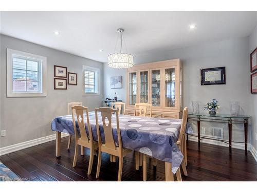 2936 Castlebridge Drive, Mississauga, ON - Indoor Photo Showing Dining Room