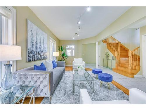 2026 Laurelcrest Place, Oakville, ON - Indoor Photo Showing Living Room