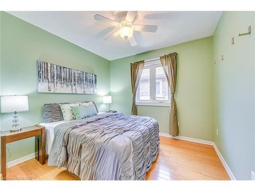 2026 Laurelcrest Place, Oakville, ON - Indoor Photo Showing Bedroom