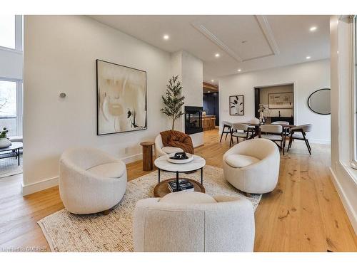 62 Melrose Drive, Niagara-On-The-Lake, ON - Indoor Photo Showing Living Room