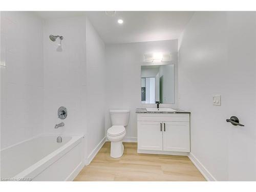 1102-100 Garment Street, Kitchener, ON - Indoor Photo Showing Bathroom
