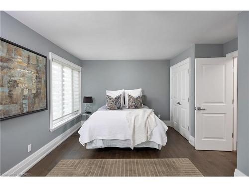 9 Southaven Place, Oakville, ON - Indoor Photo Showing Bedroom
