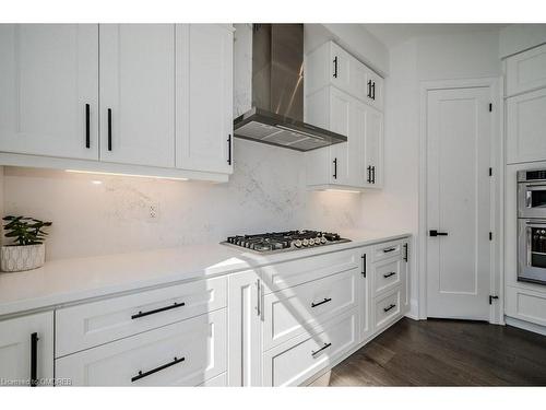 2383 Irene Crescent, Oakville, ON - Indoor Photo Showing Kitchen With Upgraded Kitchen