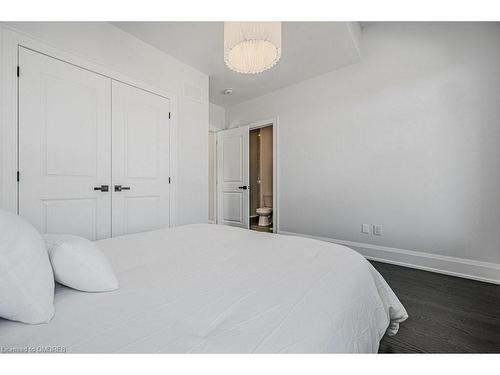 2383 Irene Crescent, Oakville, ON - Indoor Photo Showing Bedroom