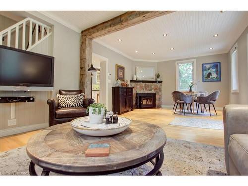 6611 Frederick Street, Burlington, ON - Indoor Photo Showing Living Room With Fireplace