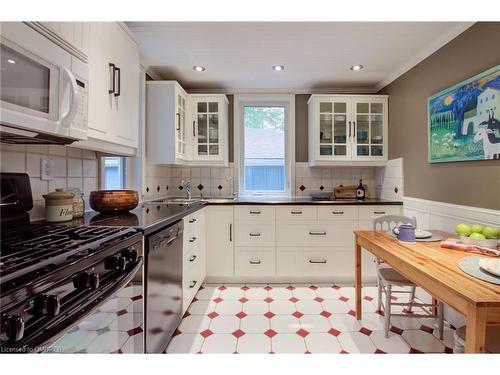 6611 Frederick Street, Burlington, ON - Indoor Photo Showing Kitchen