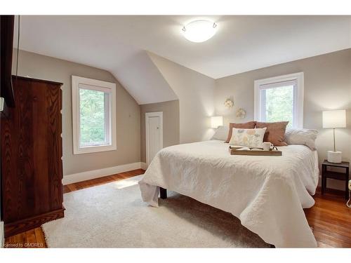 6611 Frederick Street, Burlington, ON - Indoor Photo Showing Bedroom