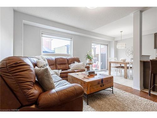 2292 Saddlecreek Crescent, Oakville, ON - Indoor Photo Showing Living Room