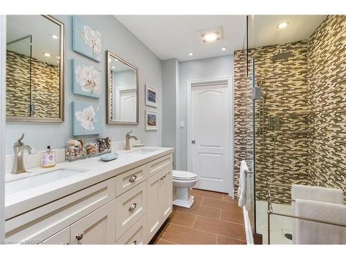 8-117 Nelson Street, Oakville, ON - Indoor Photo Showing Bathroom