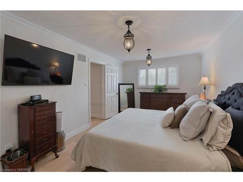 2546 Valencia Road, Mississauga, ON - Indoor Photo Showing Bedroom