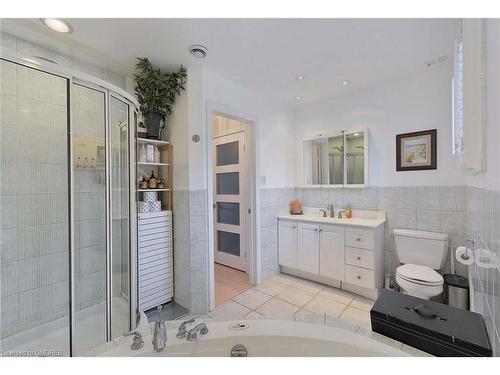 2546 Valencia Road, Mississauga, ON - Indoor Photo Showing Bathroom