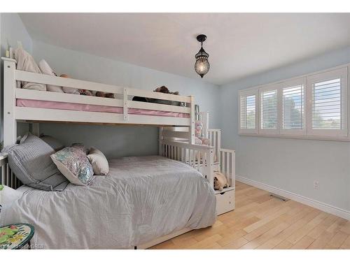 2546 Valencia Road, Mississauga, ON - Indoor Photo Showing Bedroom