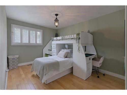 2546 Valencia Road, Mississauga, ON - Indoor Photo Showing Bedroom