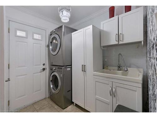2546 Valencia Road, Mississauga, ON - Indoor Photo Showing Laundry Room