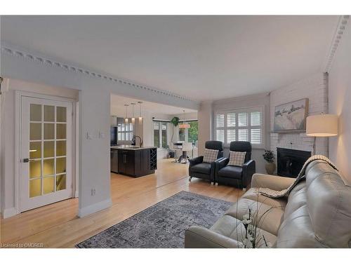 2546 Valencia Road, Mississauga, ON - Indoor Photo Showing Living Room With Fireplace