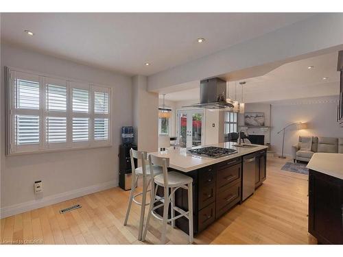 2546 Valencia Road, Mississauga, ON - Indoor Photo Showing Kitchen