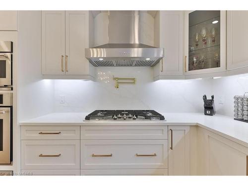 3400 Lakeshore Road, Burlington, ON - Indoor Photo Showing Kitchen With Upgraded Kitchen