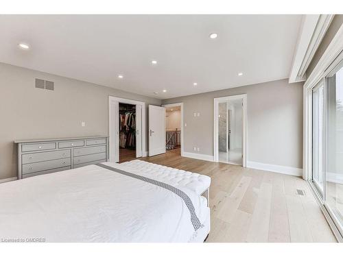 3400 Lakeshore Road, Burlington, ON - Indoor Photo Showing Bedroom