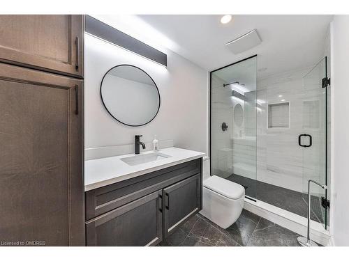 3400 Lakeshore Road, Burlington, ON - Indoor Photo Showing Bathroom