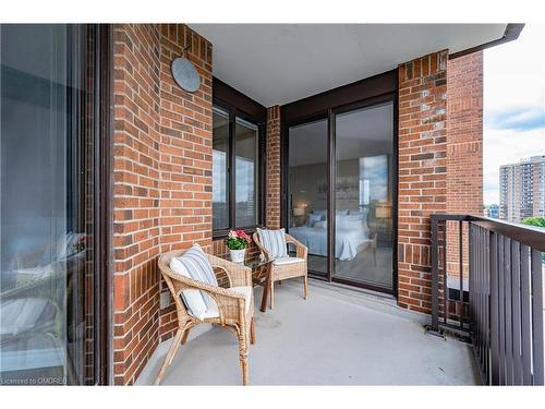 1104-100 Lakeshore Road E, Oakville, ON - Outdoor With Balcony With Exterior