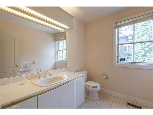 208 King Street, Oakville, ON - Indoor Photo Showing Bathroom