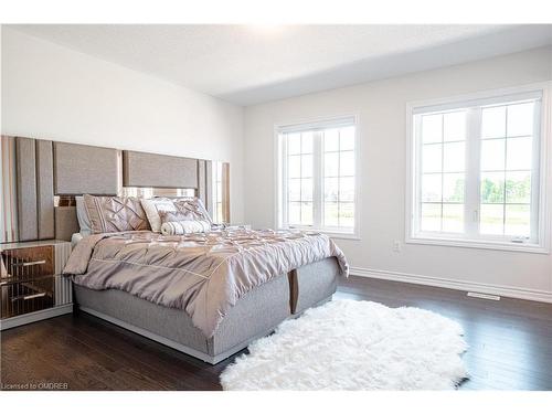 116 Durham Ave Avenue, Barrie, ON - Indoor Photo Showing Bedroom